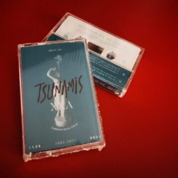 Tsunamis - Zumbido En El Cielo, The Best Of Tsunamis 2002-2022