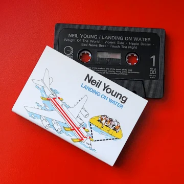 Neil Young - Landing On Water